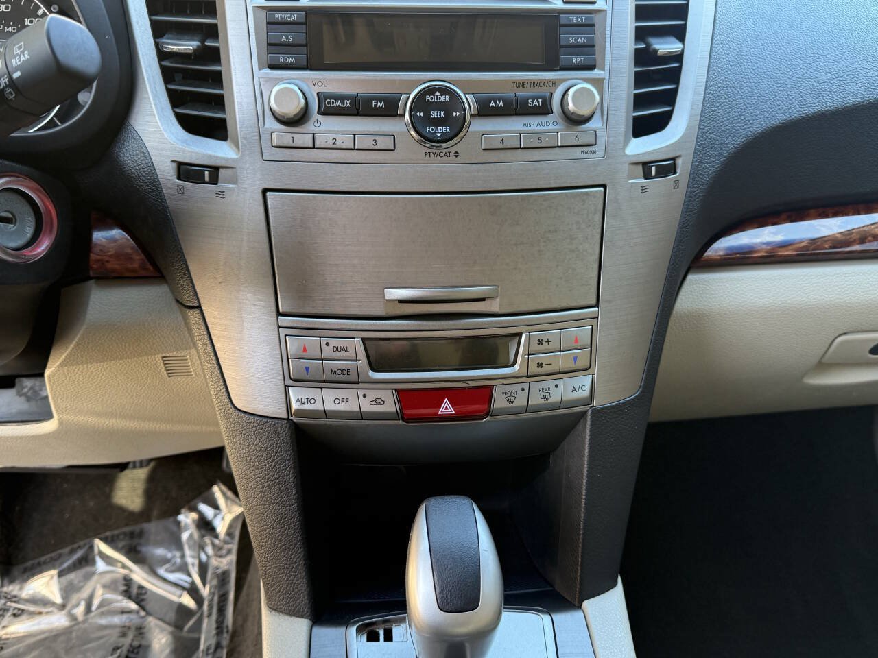 Used 2011 Subaru Outback 2.5i Limited AWD/4WD image 41