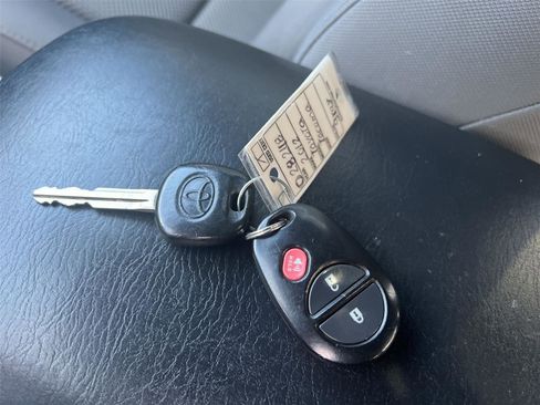 Used 2012 Toyota Tacoma 4x4 Double Cab image 26