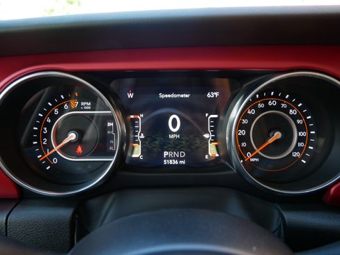 Used 2023 Jeep Gladiator Rubicon w/ Cold Weather Group AWD/4WD image 15