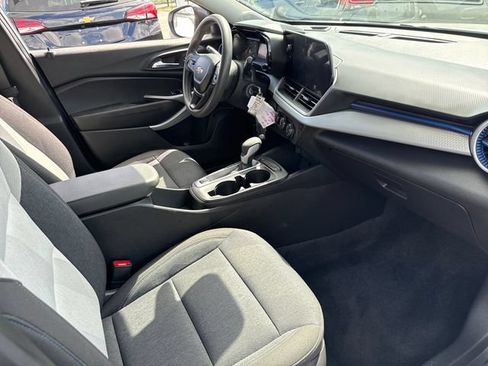 Used 2024 Chevrolet Trax LS w/ Driver Confidence Package FWD image 27