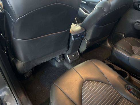 Used 2021 Toyota Highlander XSE image 14