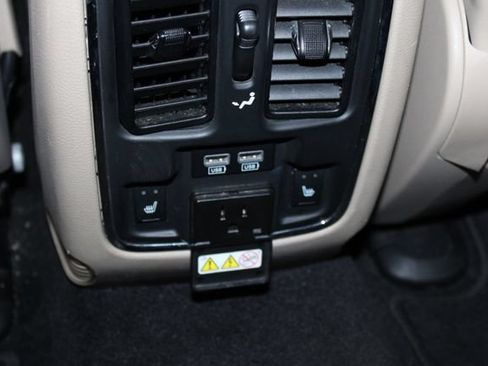 Used 2014 Jeep Grand Cherokee Limited AWD/4WD image 10
