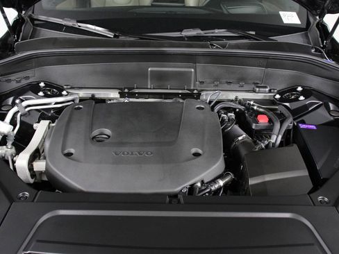 Certified 2025 Volvo XC90 B6 Ultra image 24