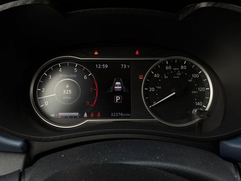 Used 2025 Nissan Versa SV FWD image 33