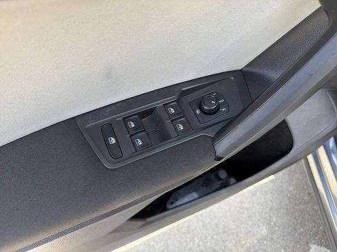 Used 2019 Volkswagen Tiguan S w/ Driver Assistance Package FWD image 18