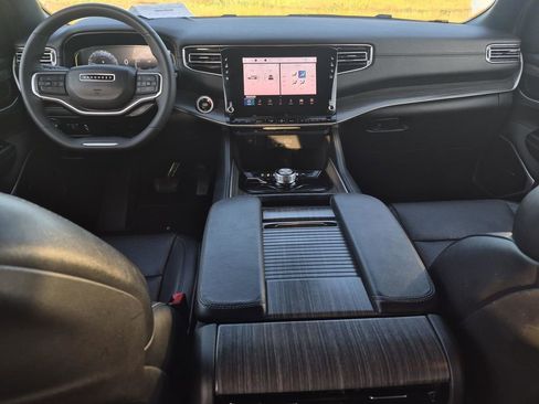 Used 2024 Jeep Wagoneer Series II AWD/4WD image 20
