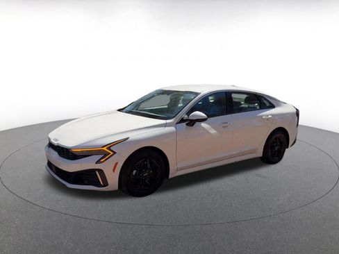 Used 2025 Kia K5 LXS image 8