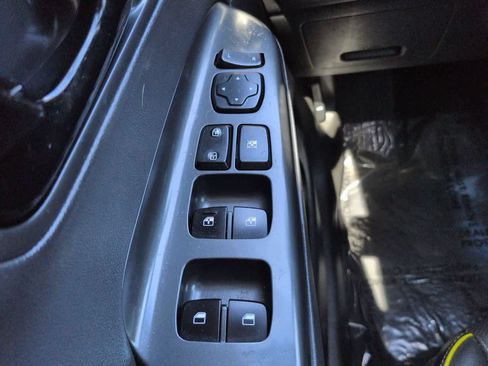 Used 2018 Hyundai Kona Limited FWD image 22