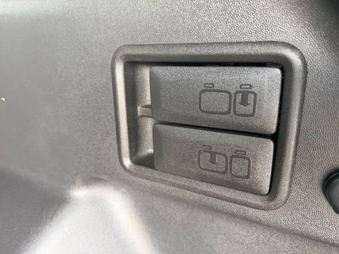 Used 2020 GMC Terrain SLT FWD image 28