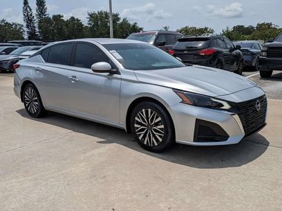 Used 2023 Nissan Altima 2.5 SV
