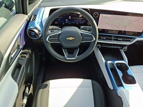 New 2026 Chevrolet Equinox EV LT image 8