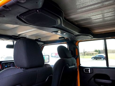 Used 2021 Jeep Wrangler Unlimited Rubicon image 28