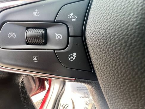 Used 2024 Chevrolet Trax LT w/ Driver Confidence Package FWD image 19