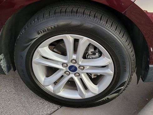 Used 2020 Ford Edge SEL image 5