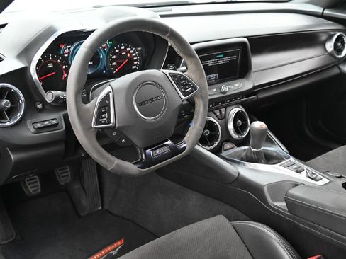Used 2017 Chevrolet Camaro SS RWD image 23