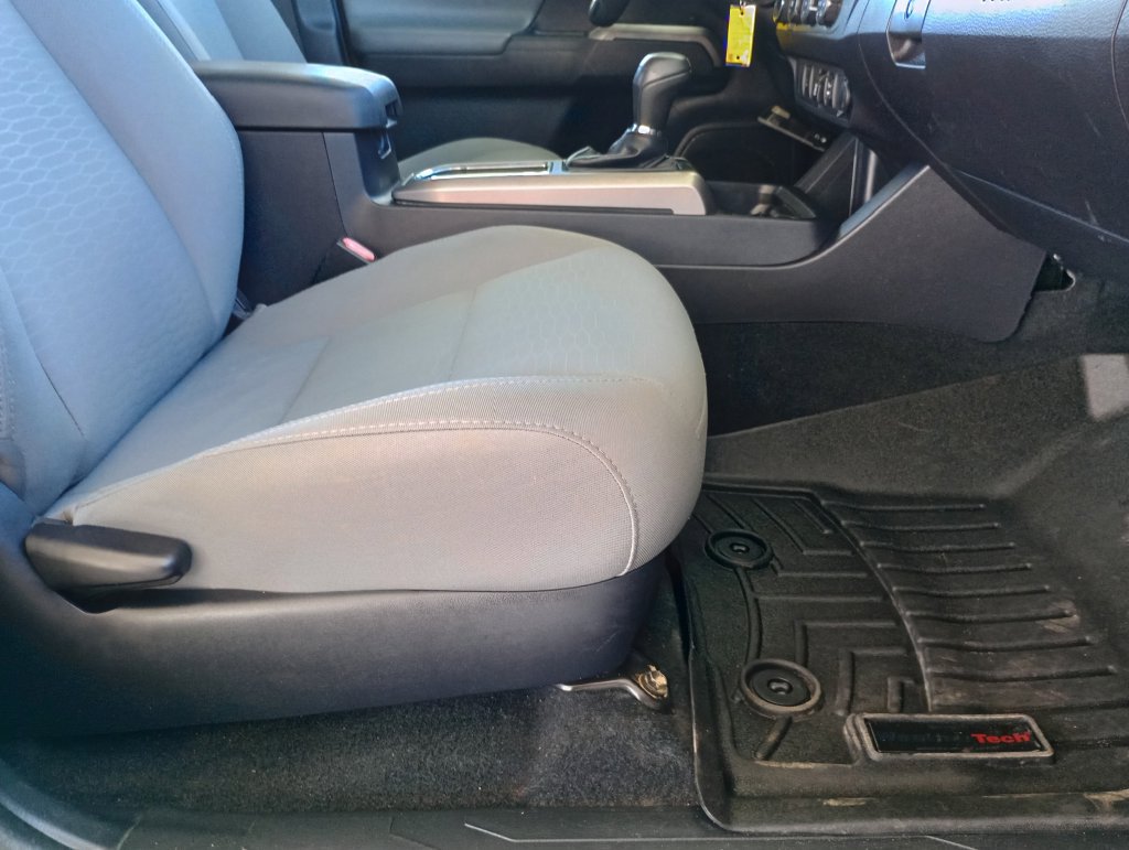 Used 2019 Toyota Tacoma SR5 AWD/4WD image 21