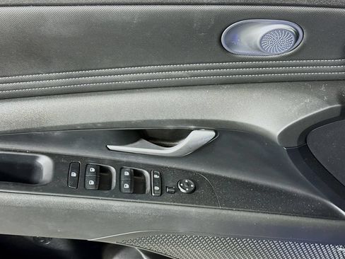 Certified 2023 Hyundai Elantra Limited FWD image 26