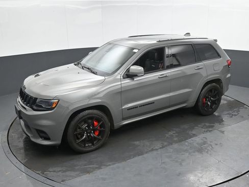 Used 2019 Jeep Grand Cherokee SRT image 40