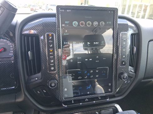 Used 2018 Chevrolet Silverado 1500 LT w/ All Star Edition image 6