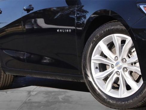 Used 2024 Chevrolet Malibu LT image 3