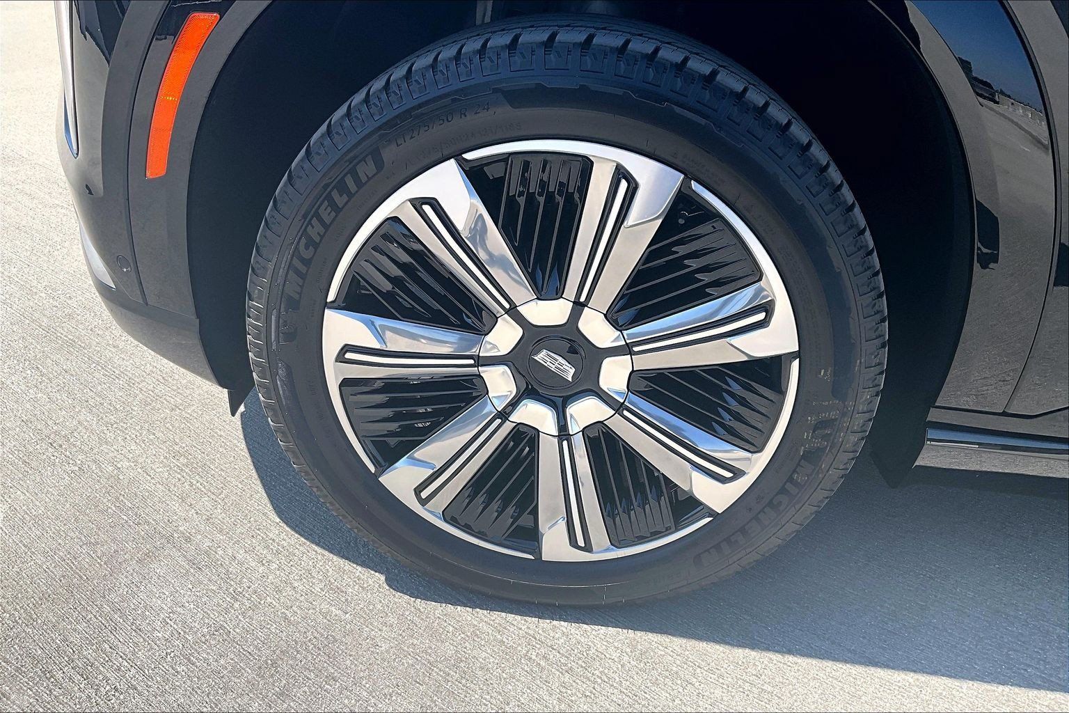 New 2026 Cadillac Escalade IQ Luxury 2 w/ LPO, Floor Liner Package AWD/4WD image 10