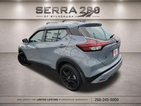 Used 2024 Nissan Kicks SV w/ Interior Electronics Package FWD image 7