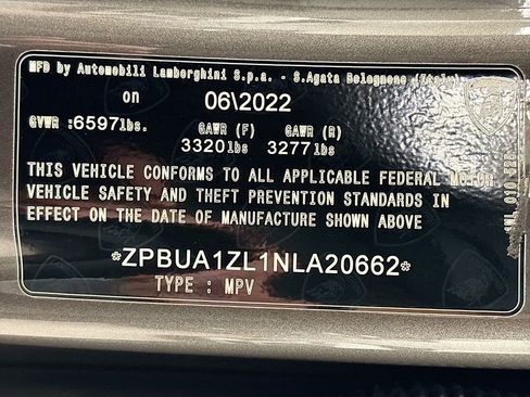 Used 2022 Lamborghini Urus image 35