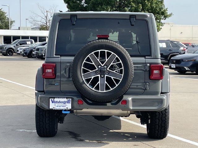 Used 2022 Jeep Wrangler Unlimited Sahara AWD/4WD image 5