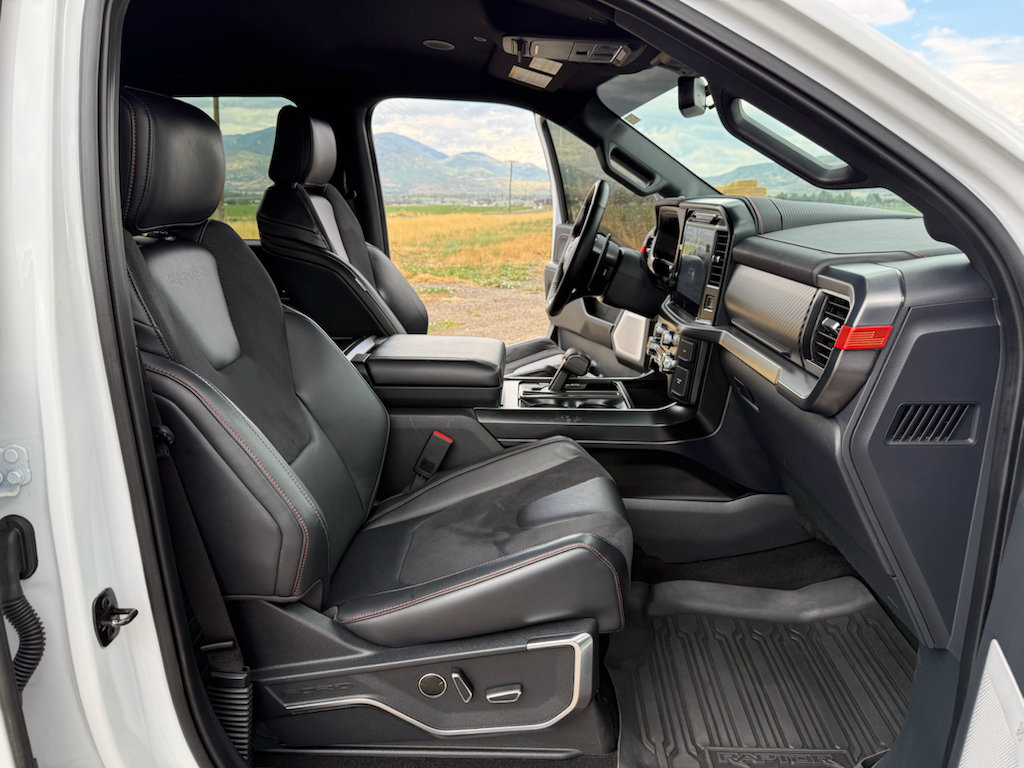 Used 2025 Ford F150 Raptor AWD/4WD image 36