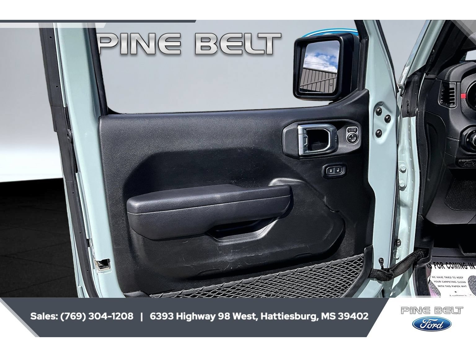 Used 2024 Jeep Wrangler Unlimited Rubicon AWD/4WD image 17