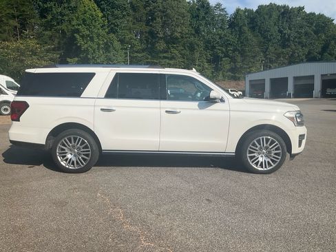 Used 2022 Ford Expedition Max Limited RWD image 4