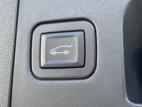 Used 2019 Cadillac XT4 Premium Luxury FWD image 11