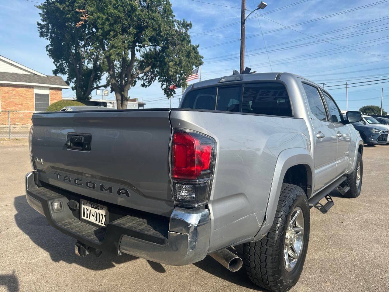 Used 2016 Toyota Tacoma SR5 w/ SR5 Appearance Package (SN) AWD/4WD image 25