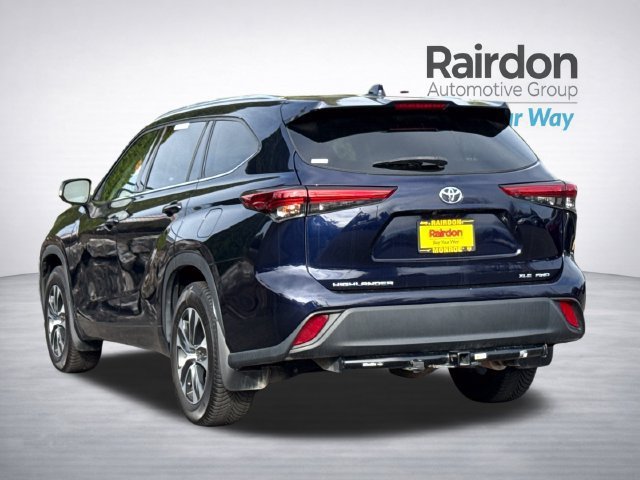 Used 2021 Toyota Highlander XLE AWD/4WD image 5