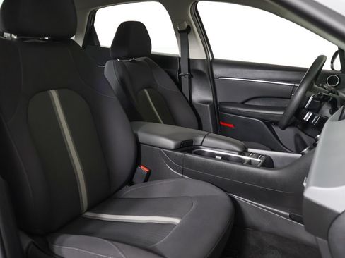 Used 2025 Hyundai Sonata SEL FWD image 28
