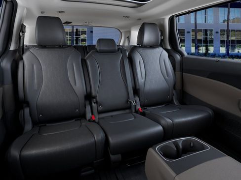 New 2026 Kia Carnival SX FWD image 16