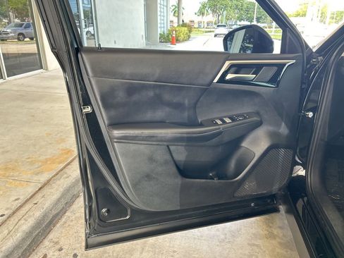 Used 2023 Mitsubishi Outlander SE FWD image 38