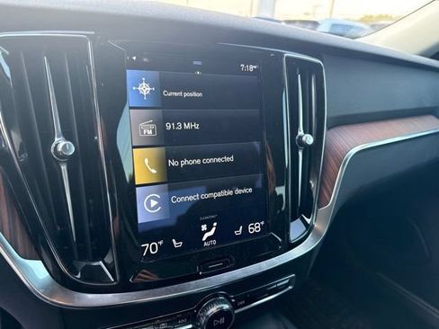Certified 2022 Volvo S60 B5 Momentum w/ Premium Package AWD/4WD image 17
