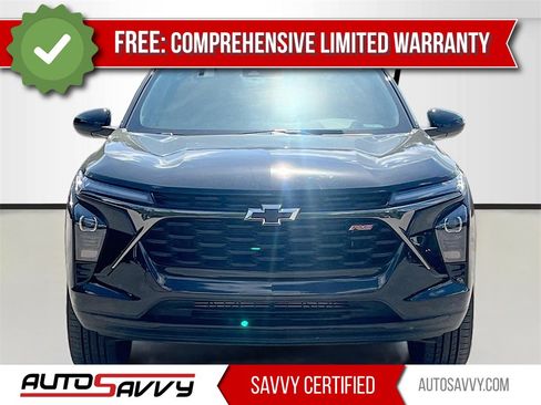 Used 2025 Chevrolet Trax RS w/ Driver Confidence Package image 2