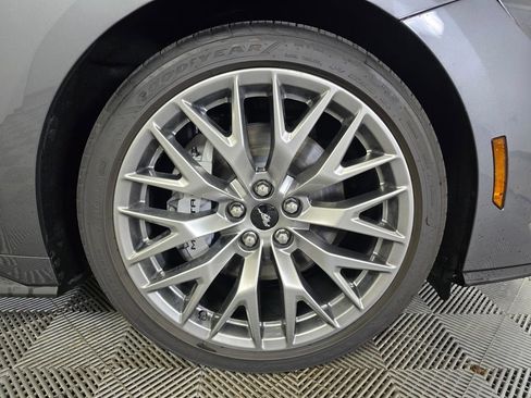 Used 2025 Ford Mustang GT Premium RWD image 2