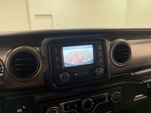 Used 2022 Jeep Wrangler Willys image 76