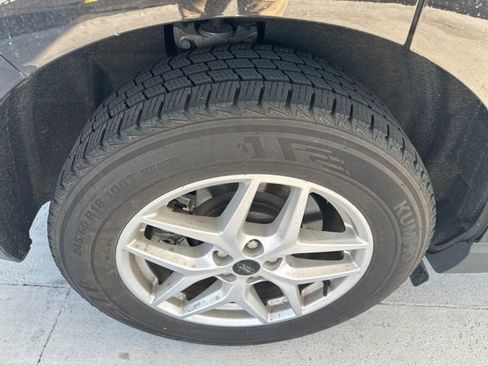 Used 2024 Ford Edge SEL image 8