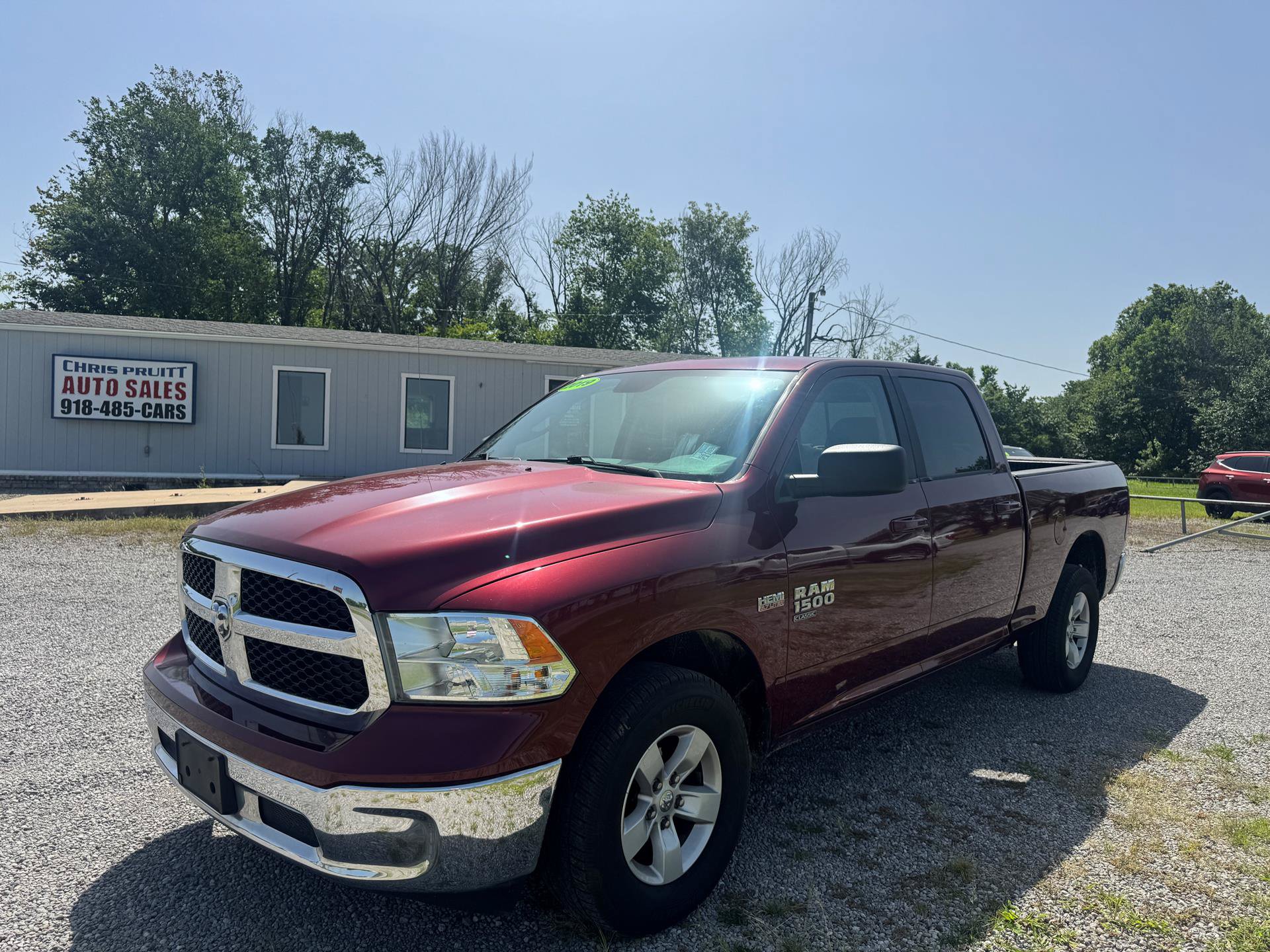 Used 2019 RAM 1500 Classic SLT AWD/4WD image 7