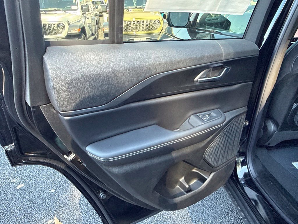 New 2027 Jeep Grand Cherokee Laredo X AWD/4WD image 22