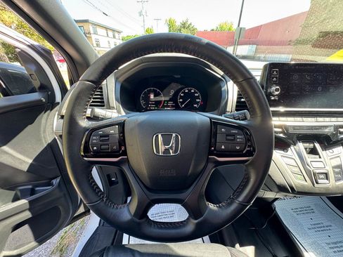 Used 2025 Honda Odyssey Sport-L image 19