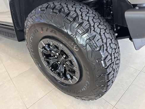 New 2025 Ford Bronco Raptor image 13