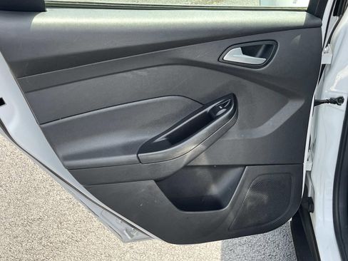 Used 2013 Ford Focus SE FWD image 17
