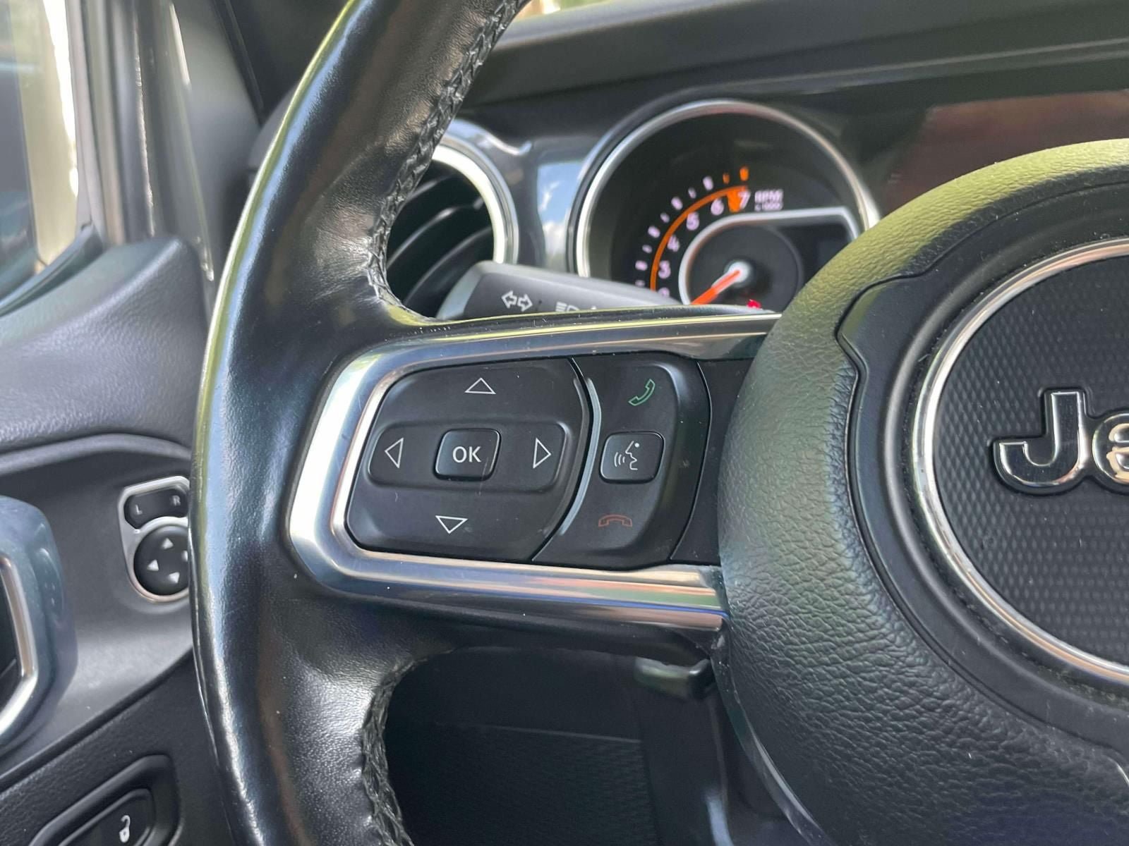 Used 2020 Jeep Wrangler Unlimited Sahara AWD/4WD image 20