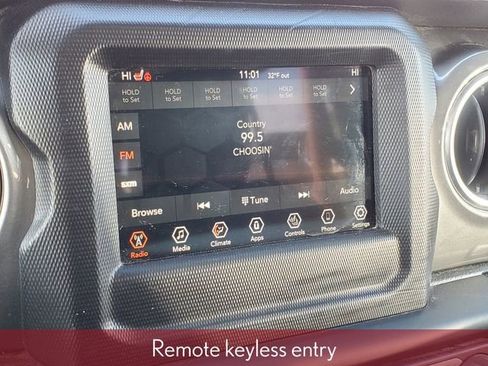 Used 2018 Jeep Wrangler Unlimited Sahara image 23