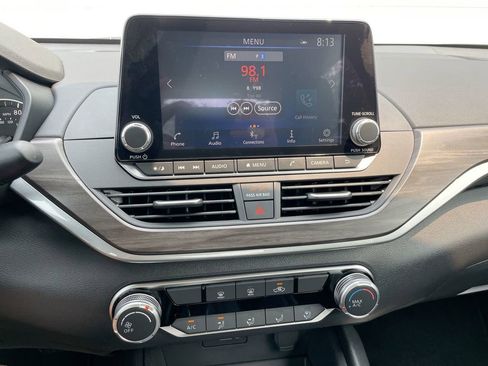 Used 2025 Nissan Altima 2.5 SV image 28